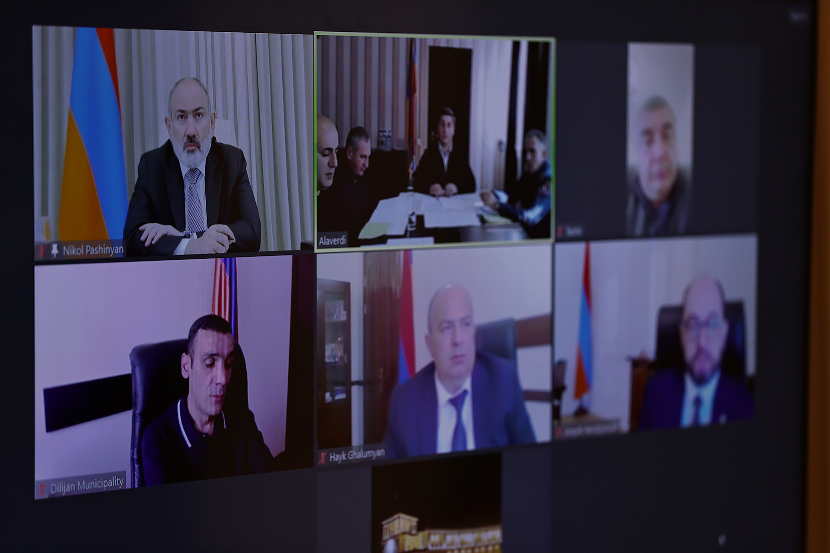 Երկաթուղու մոտ 2,5 կմ-ը վնասվել է, Մ6 ճանապարհը 8-9 հատվածում ամբողջությամբ կամ մասնակի՝ քանդվել. ՏԿԵ նախարար