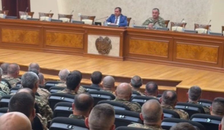 Բանակում քրեական ենթամշակույթի դեմ համակարգային պայքար է ընթանում. Պապիկյան