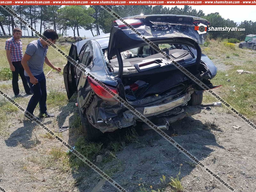 Գեղարքունիքի մարզում 25-ամյա վարորդը Mazda-ով բախվել է կովին և հայտնվել դաշտում. կան վիրավորներ