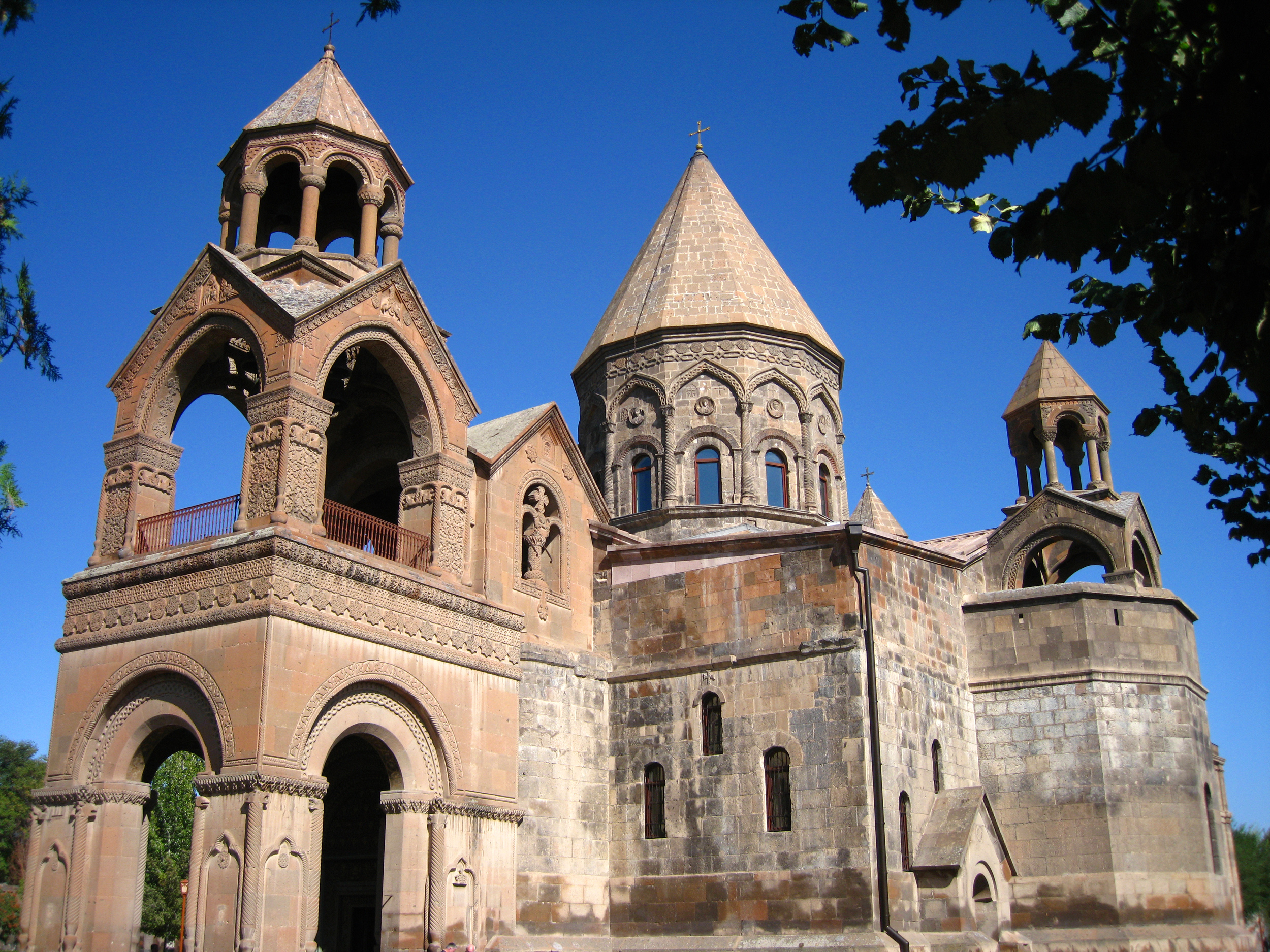 «Փաստ». «Մկրտությանը 7 հազար դրամ է, պսակադրությանը՝ 21 հազար. Քրիստոնյան պետք է իր տասանորդը եկեղեցուն տա»
