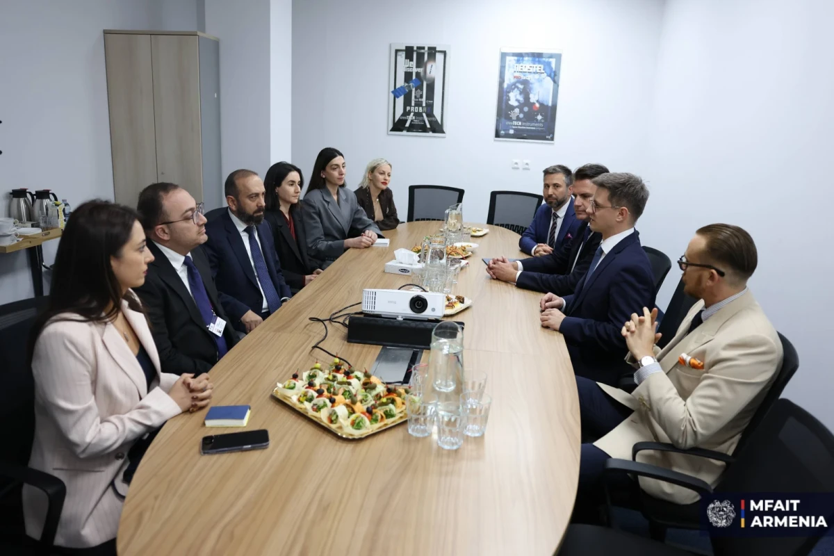 Արարատ Միրզոյանին լեհական Creotech Instruments ընկերությունում ներկայացվել են տիեզերական տեխնոլոգիաների և արբանյակային համակարգերի մշակման ուղղությամբ ծրագրերը