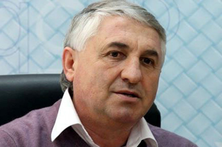 2006-ից ի վեր առաջին անգամ «Մխիթար Սեբաստացի» կրթահամալիրում աշխատավարձը ուշացել է. Բլեյանը մանրամասնում է